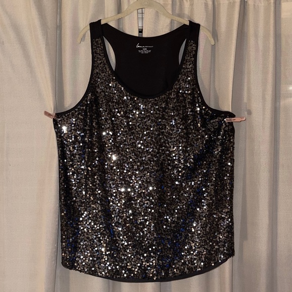 5/$25✨LANE BRYANT Sequined Top 🖤🩶 - Picture 2 of 3